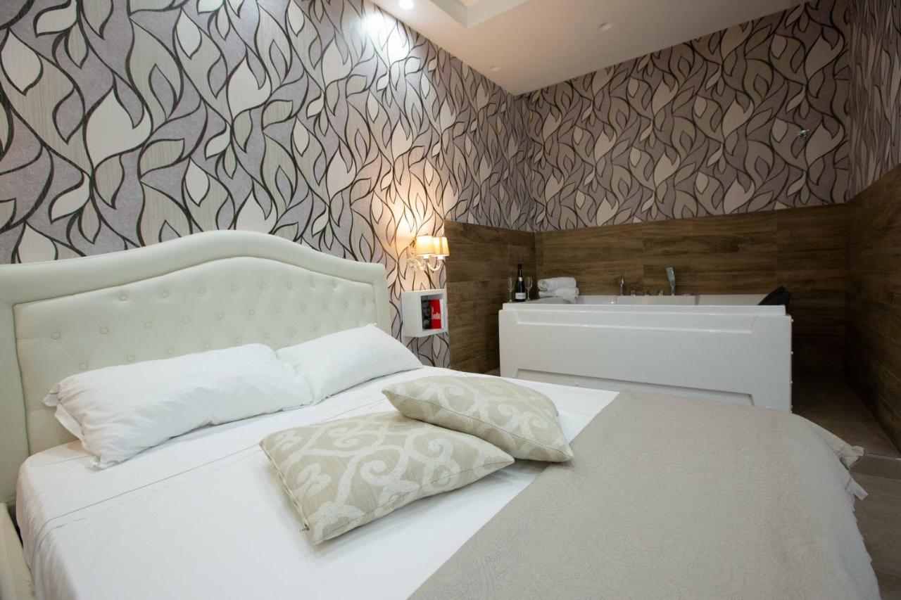 Philip Royal 3* Napoli